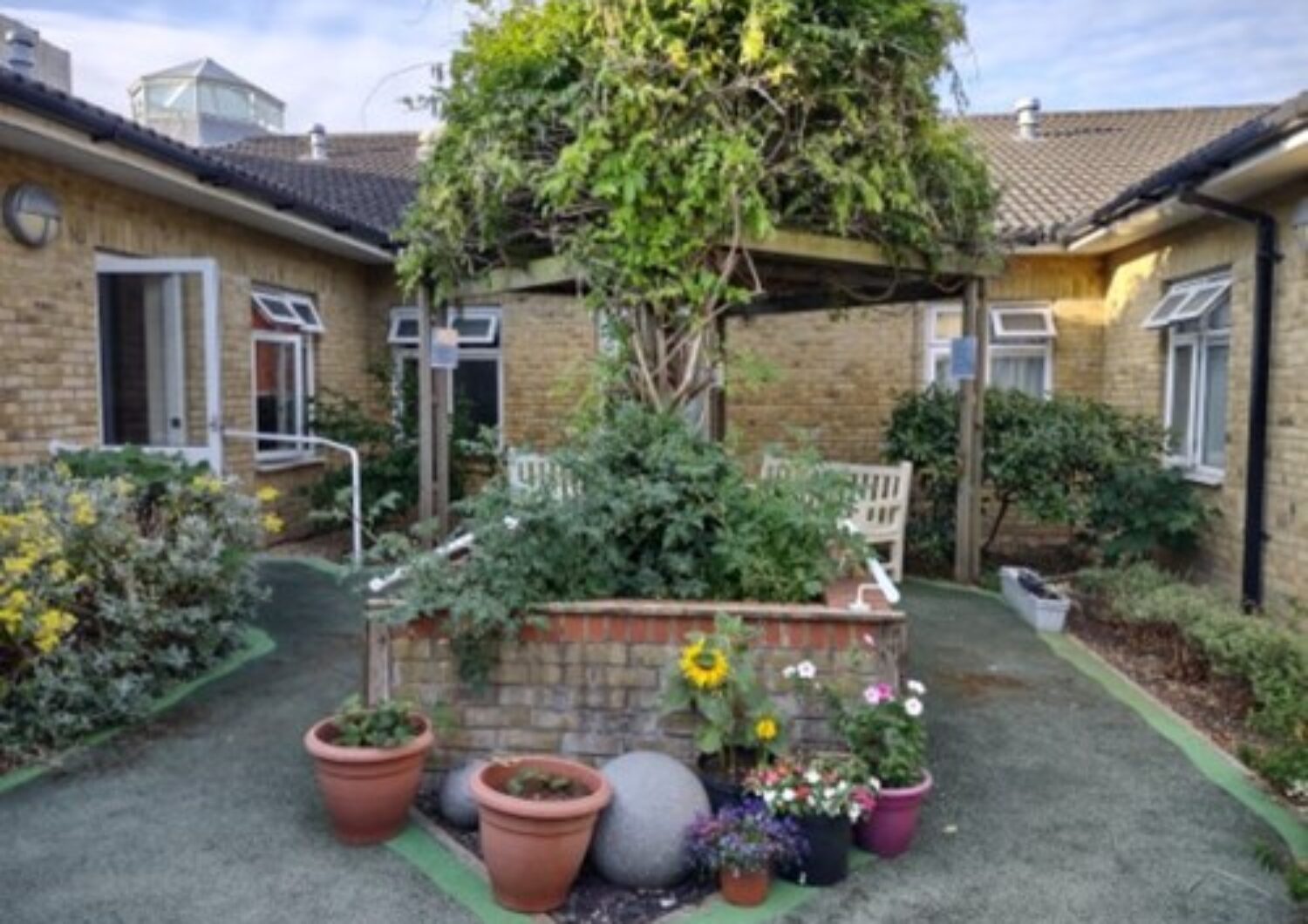 Photo of Clifton Lodge garden